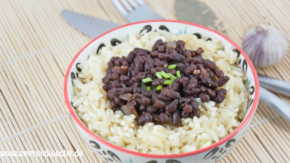 Vegane schwarze Bohnen mit Reis