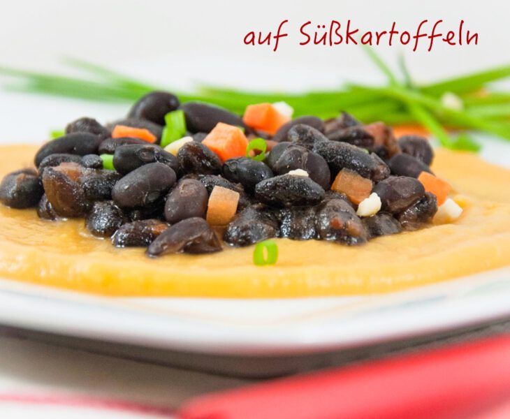 Schwarze Bohnen auf Süßkartoffel-Püree