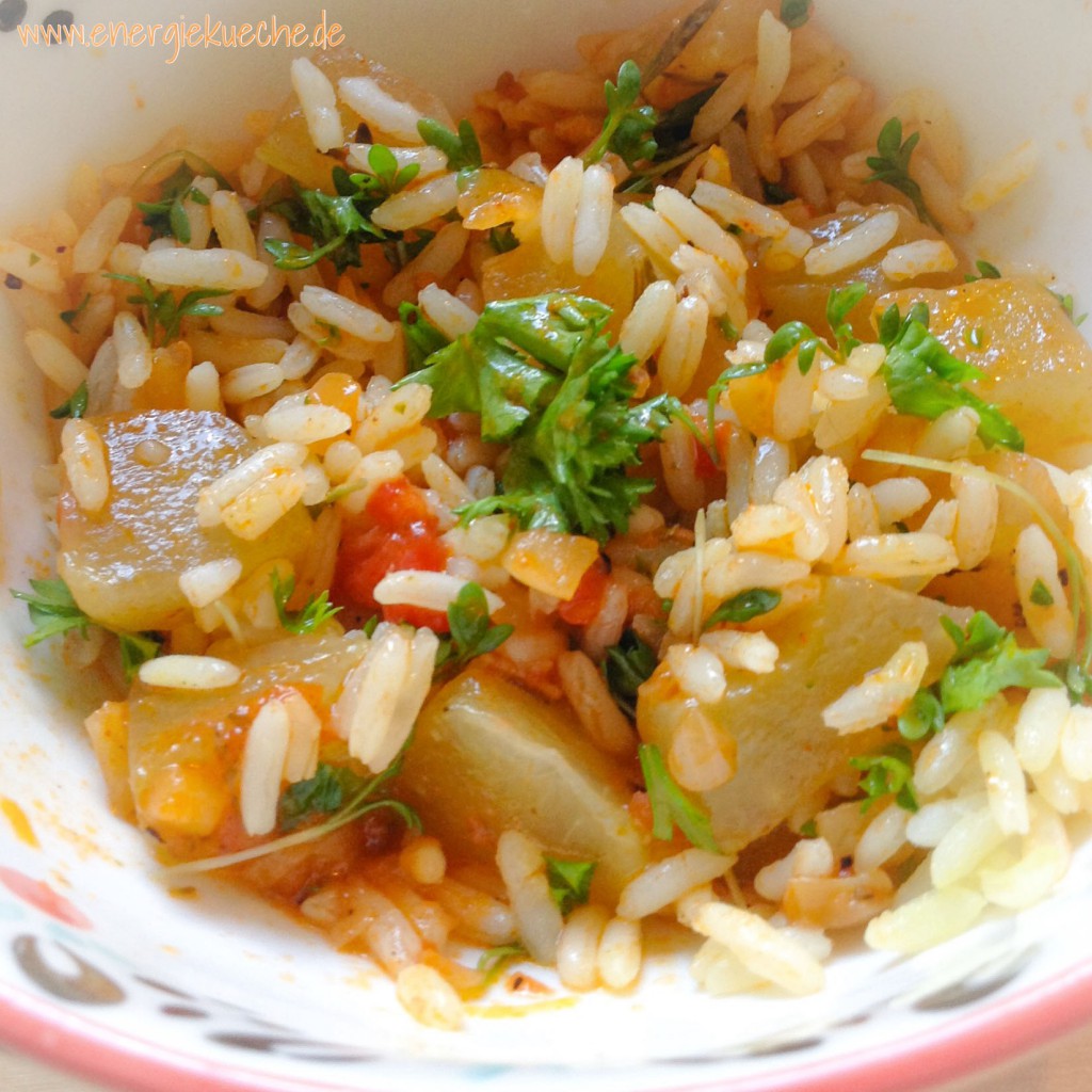 Schmorgurken-Gemüse mit Reis