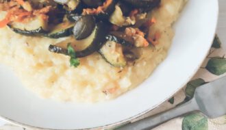 Sellerie-Püree mit Pfannengemüse