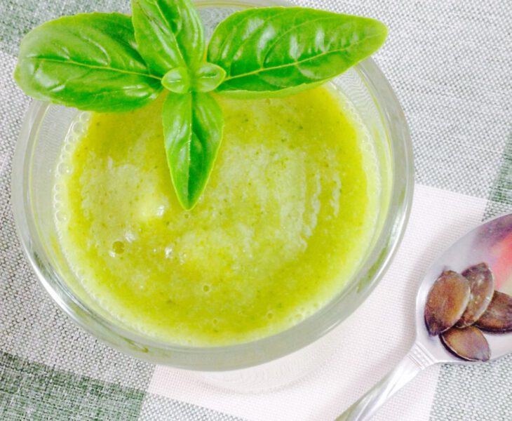 Erfrischende Brokkoli.Zucchini-Suppe