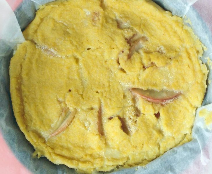 Rezept für den Polenta-Obstkuchen aus der Pfanne