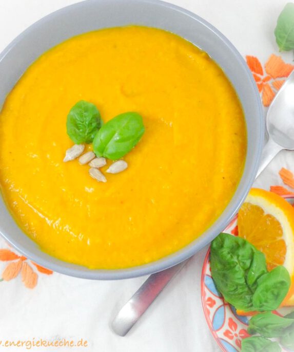 Rezept für Cremesuppe mit Kürbis und Karotten